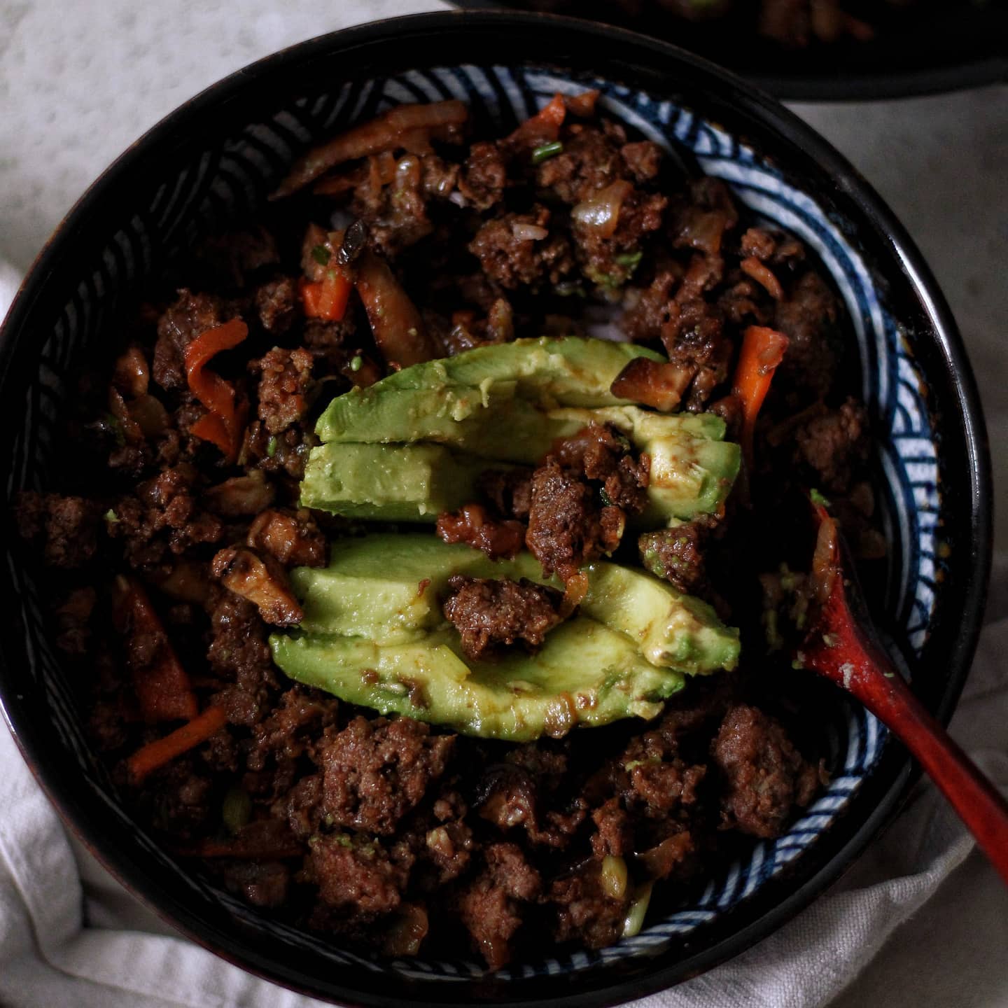 Asian ground beef bowls! Super quick and ez, perfect for an end of week fridge cleanup! Link in in bio as always ✨

#beefbowl #asianmeal #simplehomecooking #cookandshare #recipeideas #cookfromhome #betterthantakeout #asianflavors #eathomemade #chinesecooking